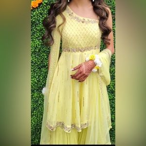 Yellow palazzo Kurta Pakistani Indian desi wedding mehndi haldi wear